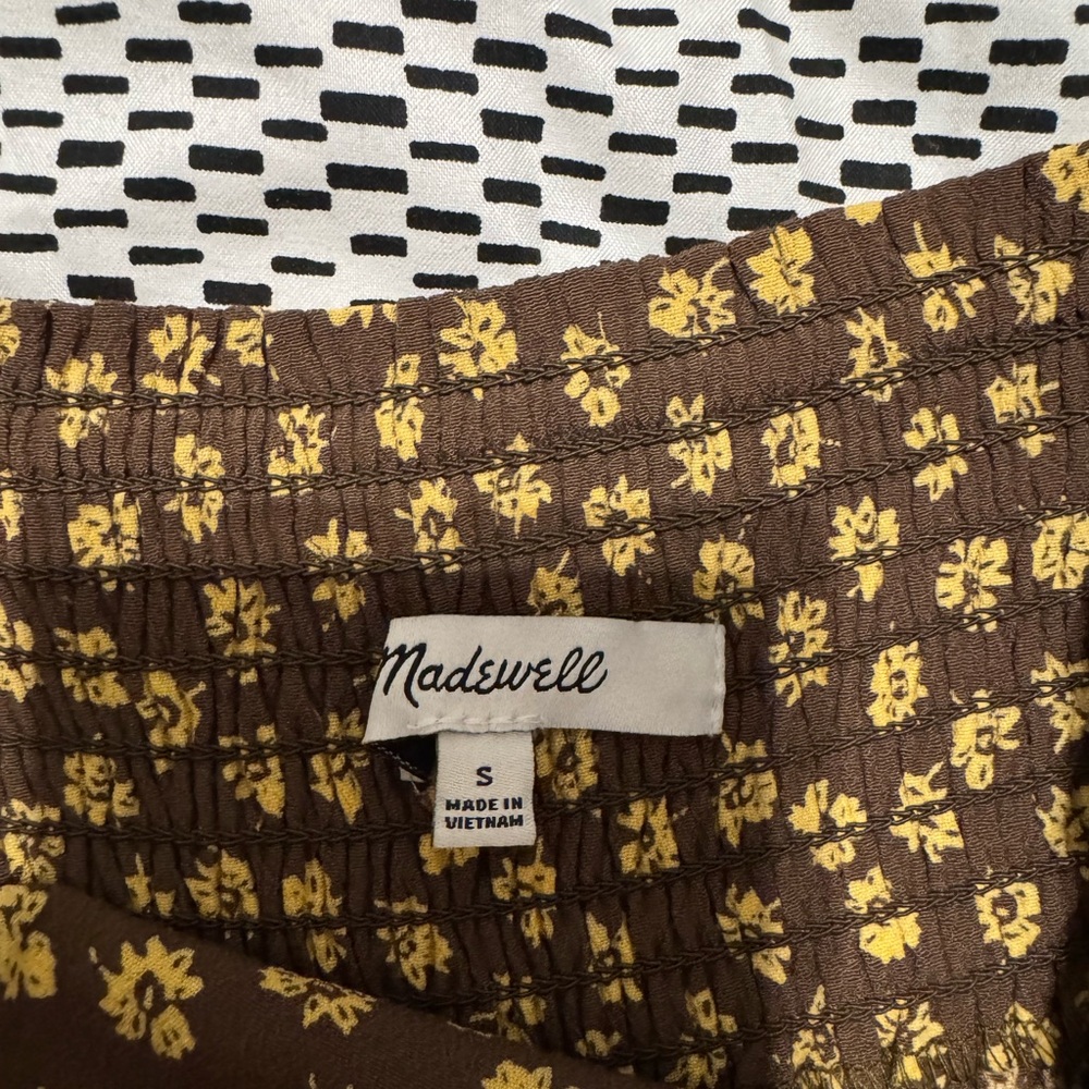 Madewell skirt with bottom detail - Picture 2 of 4